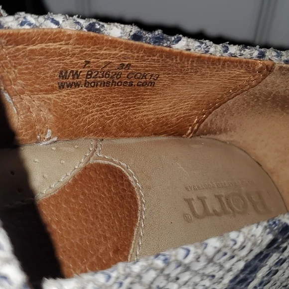 𝅺BORN snakeskin print clogs - Picture 8 of 10